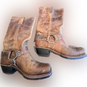 Womens Frye Harness 12R boots